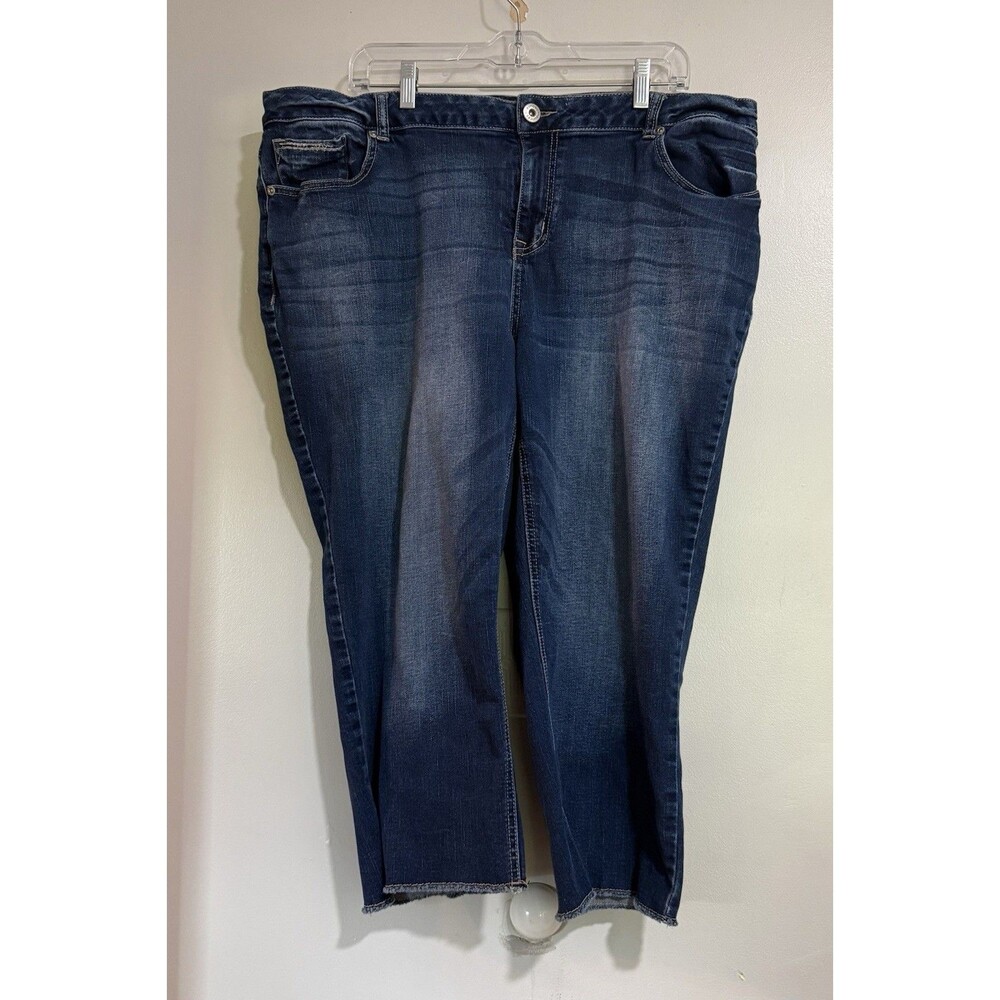Maurices Dark Wash Distressed Capris 20 Raw Hem